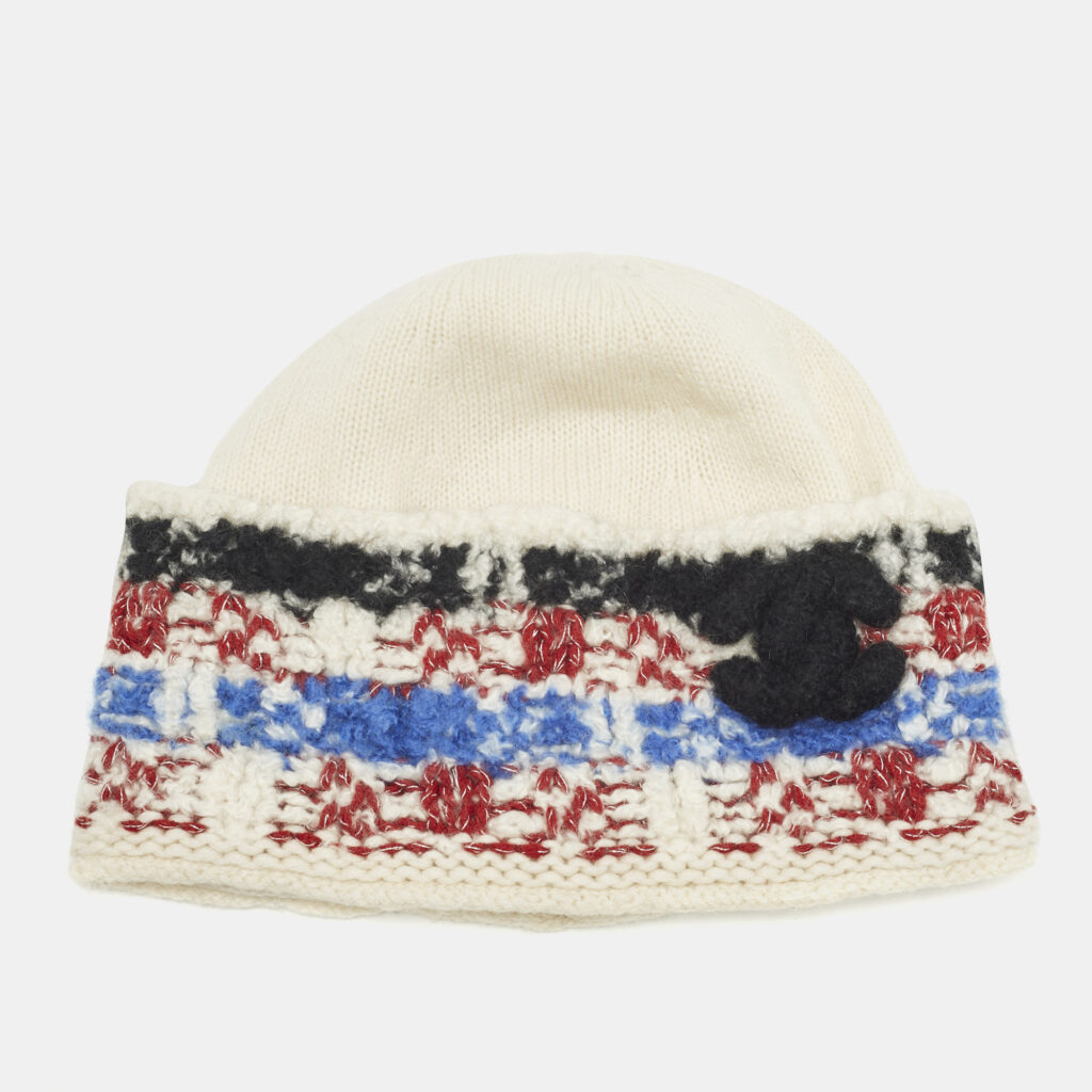 Chanel White Intarsia Cashmere Knit Beanie Chanel White Intarsia Cashmere Knit Beanie