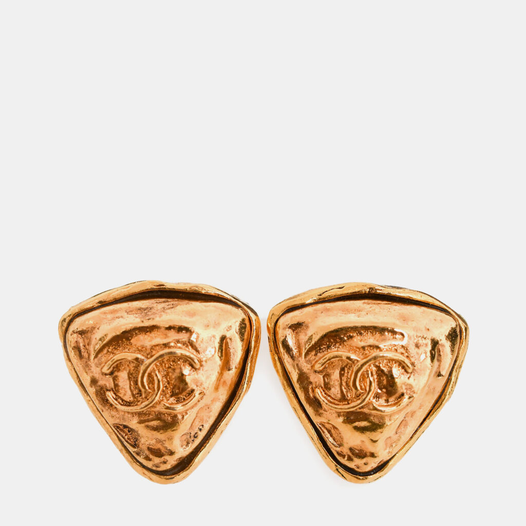 luxury-women-chanel-used-accessories-p1247696-002-1.jpg Chanel Gold Tone Triangle Clip-on Earrings