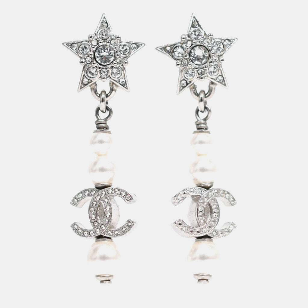 Chanel 2020 Silver Tone Pearl Star CC Drop Earrings Chanel 2020 Silver Tone Pearl Star CC Drop Earrings
