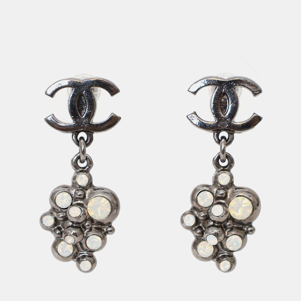 luxury-women-chanel-used-accessories-p1247898-005.jpg Chanel Gunmetal Silver Crystal Clustered Drop Earrings