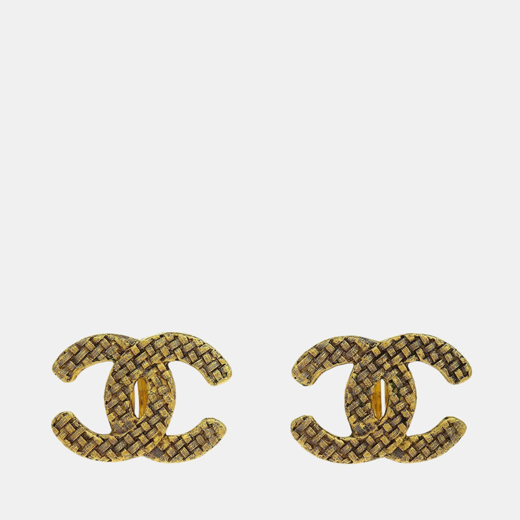 Chanel Gold CC Earrings Clip-On Chanel Gold CC Earrings Clip-On