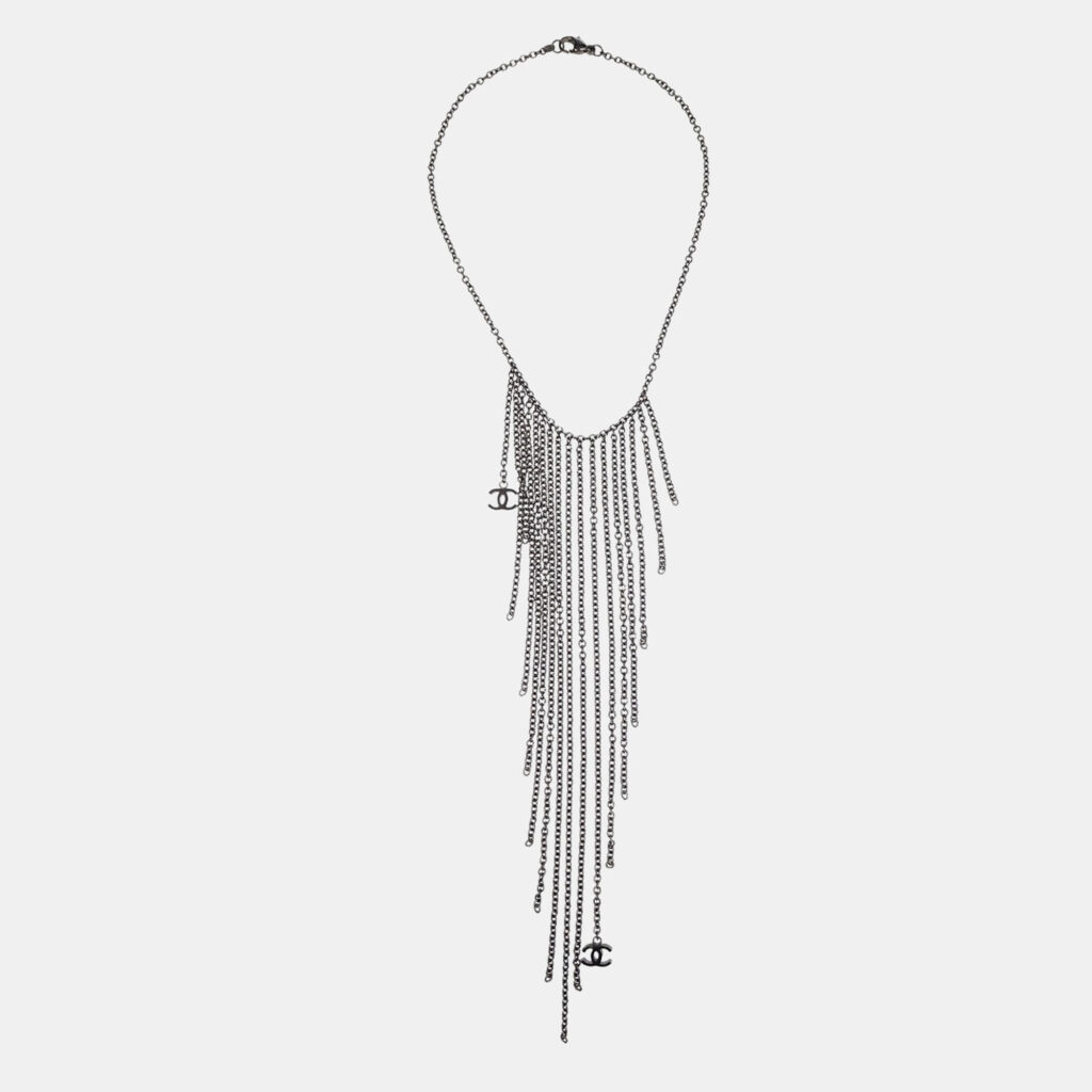 luxury-women-chanel-used-accessories-p1250644-004.jpeg Chanel Fringe Chain Necklace Silver