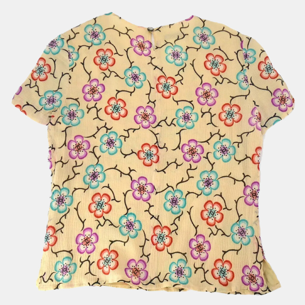 Chanel Flower Pattern Beige Silk Short Sleeve Shirt Size 38 Chanel Flower Pattern Beige Silk Short Sleeve Shirt Size 38