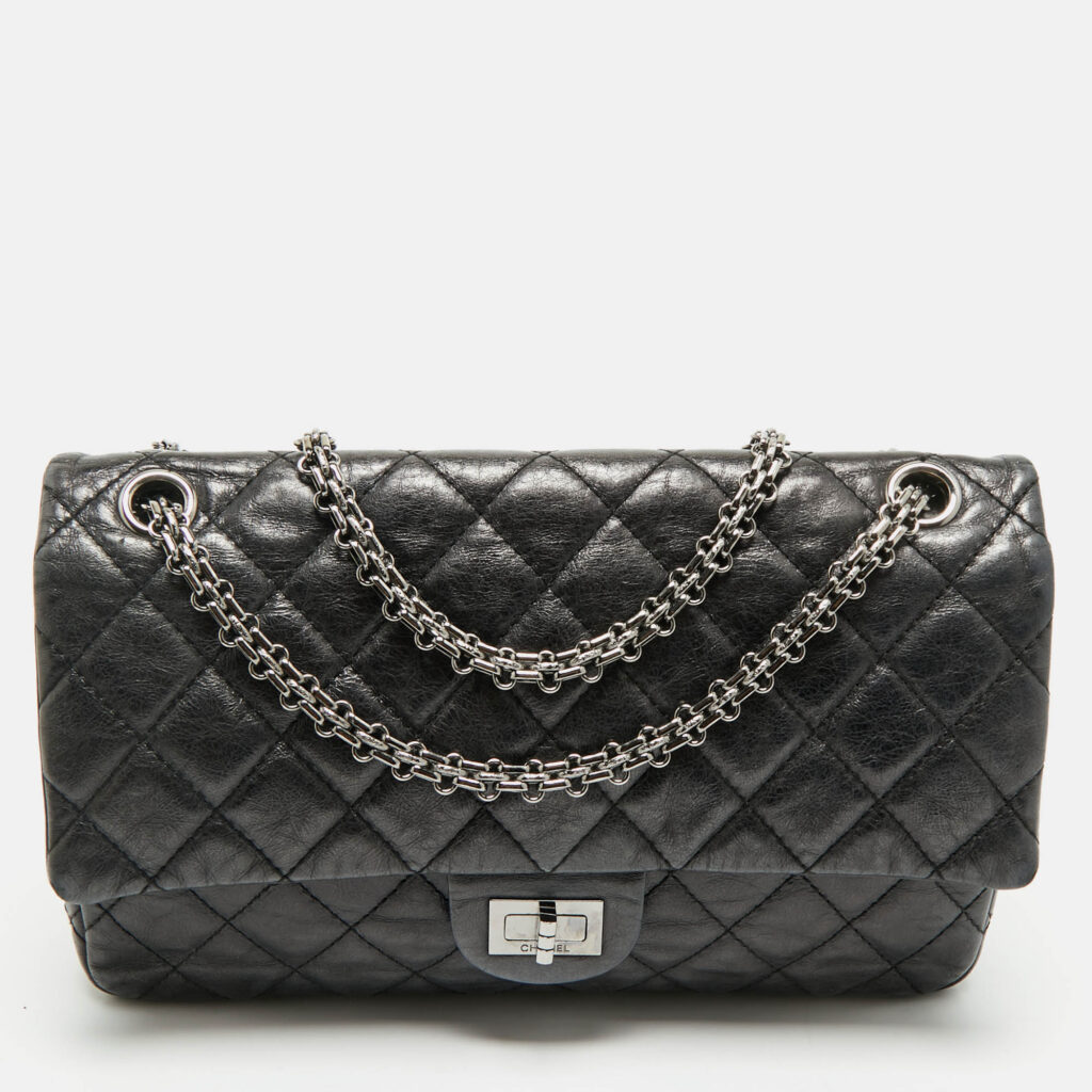 Chanel Black Quilted Aged Leather Classic 226 Reissue 2.55 Flap Bag Chanel Black Quilted Aged Leather Classic 226 Reissue 2.55 Flap Bag