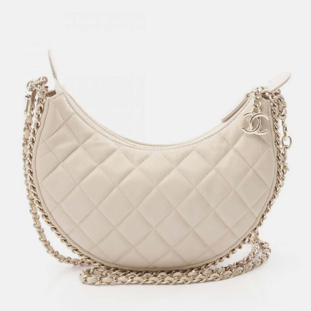 Chanel Matelasse Small Cream Lambskin Hobo Shoulder Bag Chanel Matelasse Small Cream Lambskin Hobo Shoulder Bag