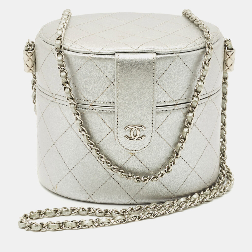 Chanel Metallic Silver Quilted Leather CC Vanity Bag