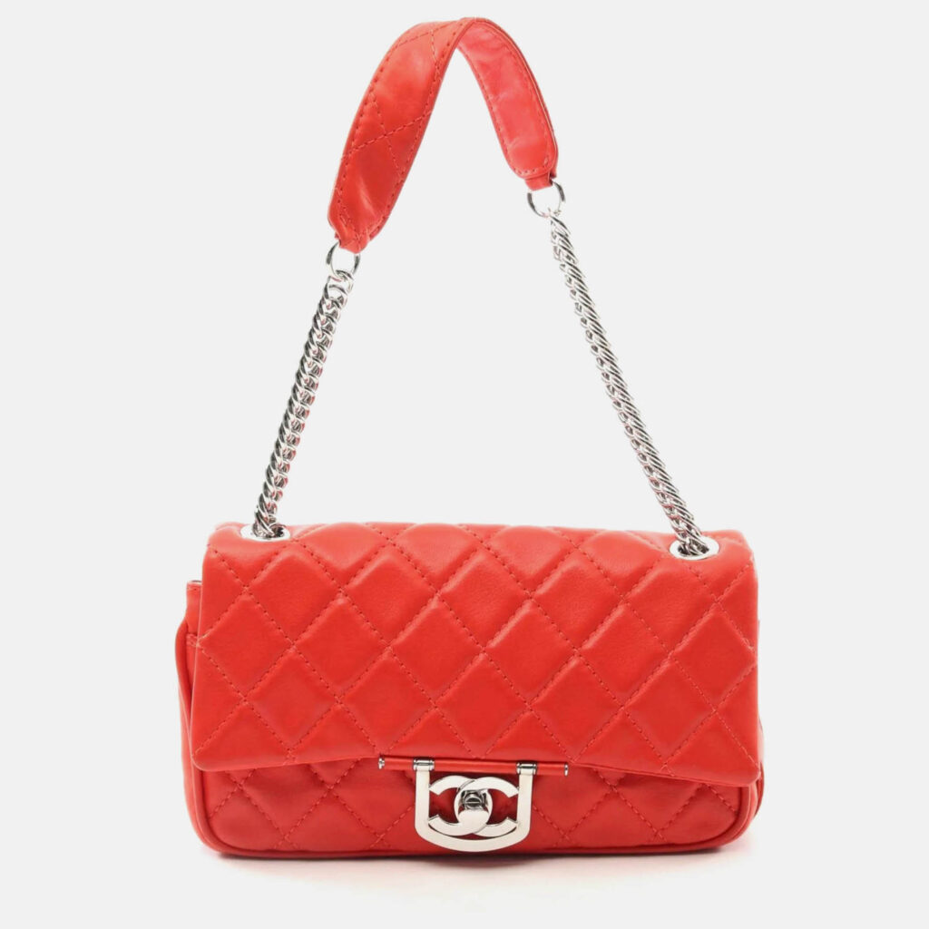 Chanel Matelasse Red Lambskin Shoulder Bag Chanel Matelasse Red Lambskin Shoulder Bag