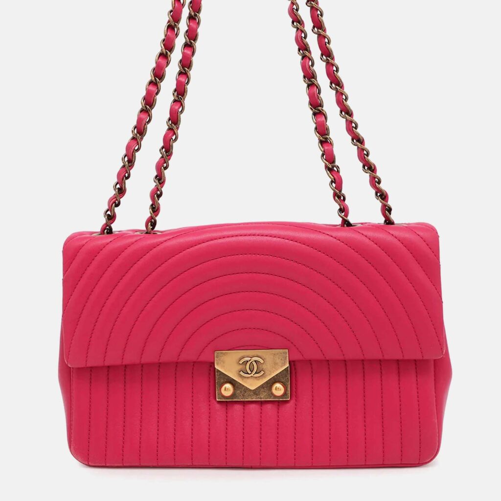 Chanel Pagoda Flap Pink Lambskin Chain Shoulder Bag Chanel Pagoda Flap Pink Lambskin Chain Shoulder Bag