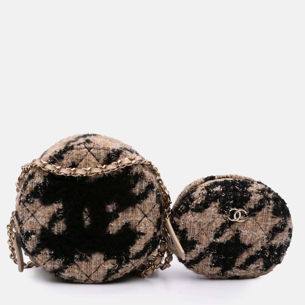 Chanel Brown CC Quilted Tweed and Shearling Round Clutch With Chain Chanel Brown CC Quilted Tweed and Shearling Round Clutch With Chain