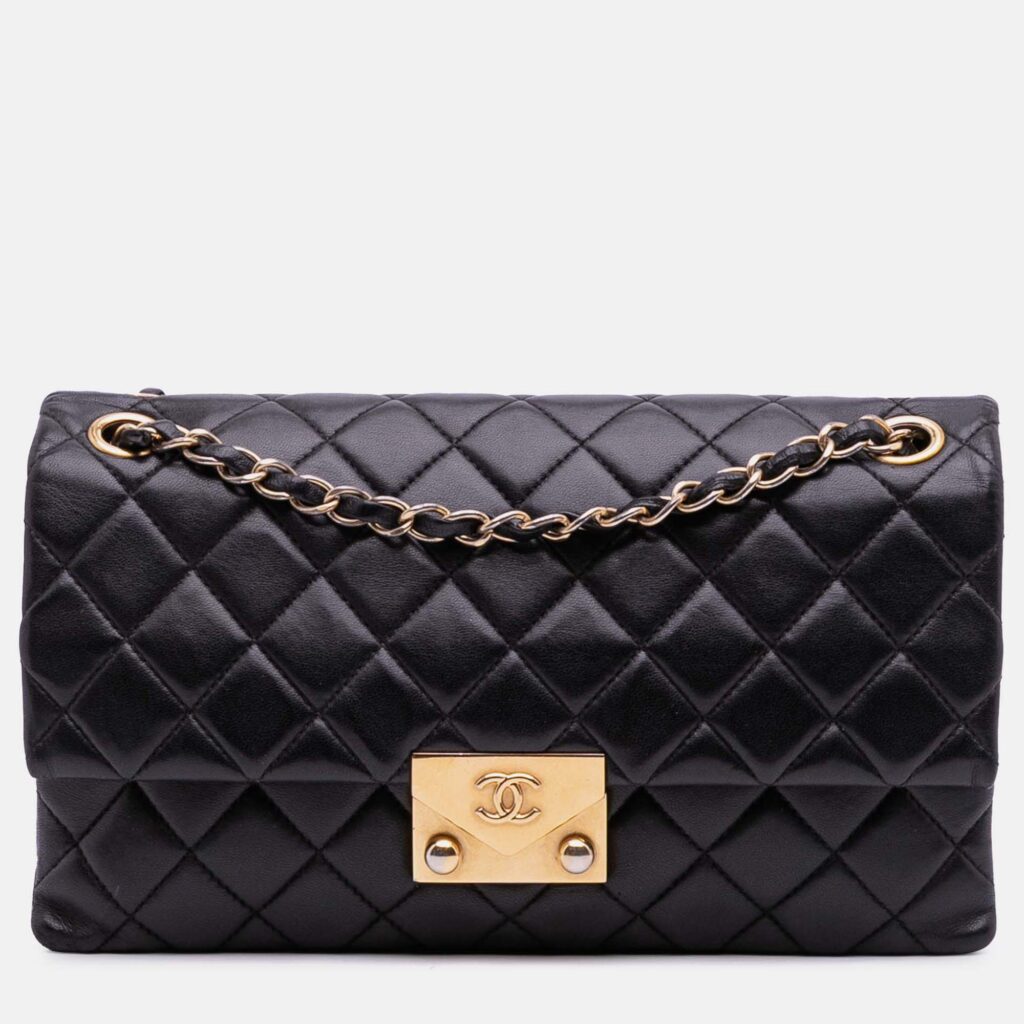 Chanel Black Quilted Lambskin Pagoda Accordion Flap Chanel Black Quilted Lambskin Pagoda Accordion Flap