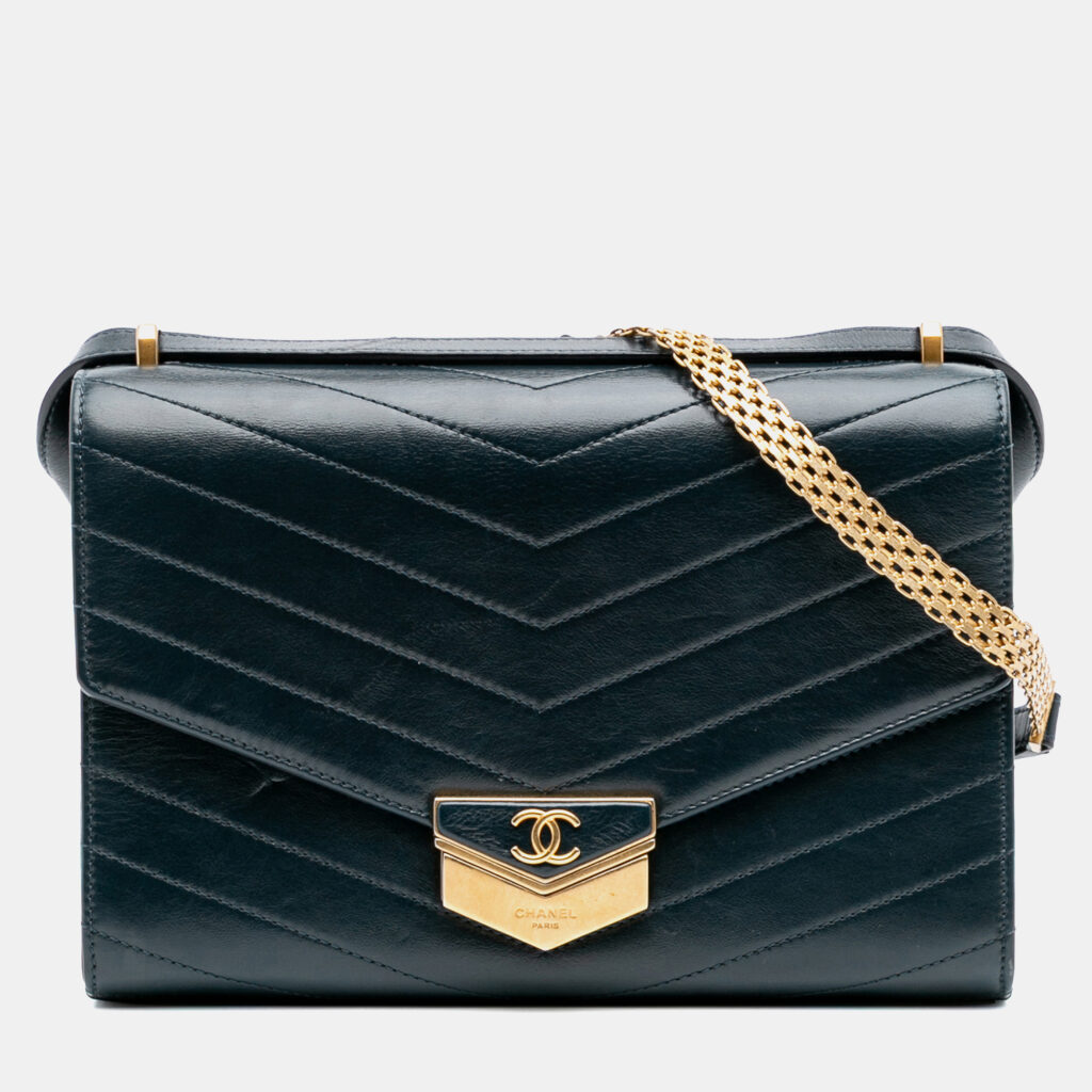 Chanel Green CC Chevron Calfskin Medal Flap Chanel Green CC Chevron Calfskin Medal Flap