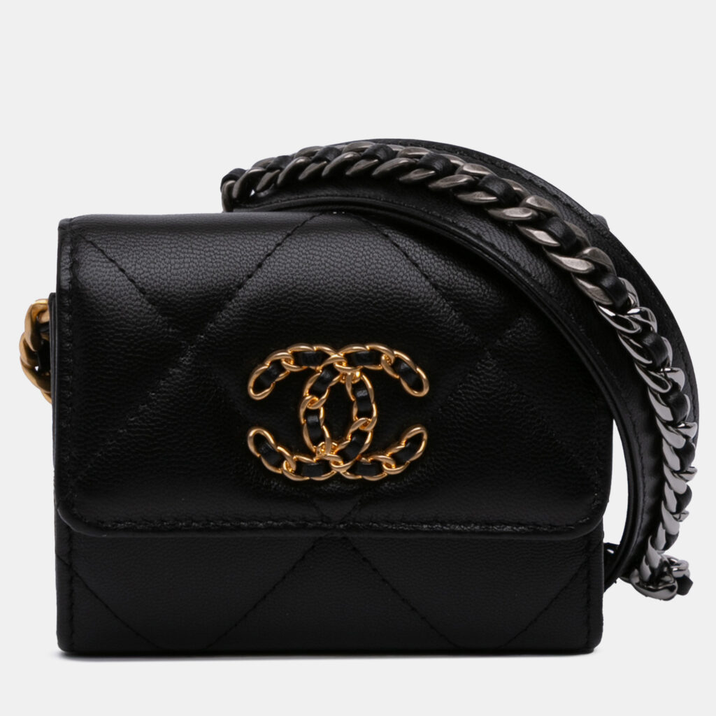 luxury-women-chanel-used-handbags-p1211152-006.jpg Chanel Black Lambskin 19 Flap Coin Purse With Chain