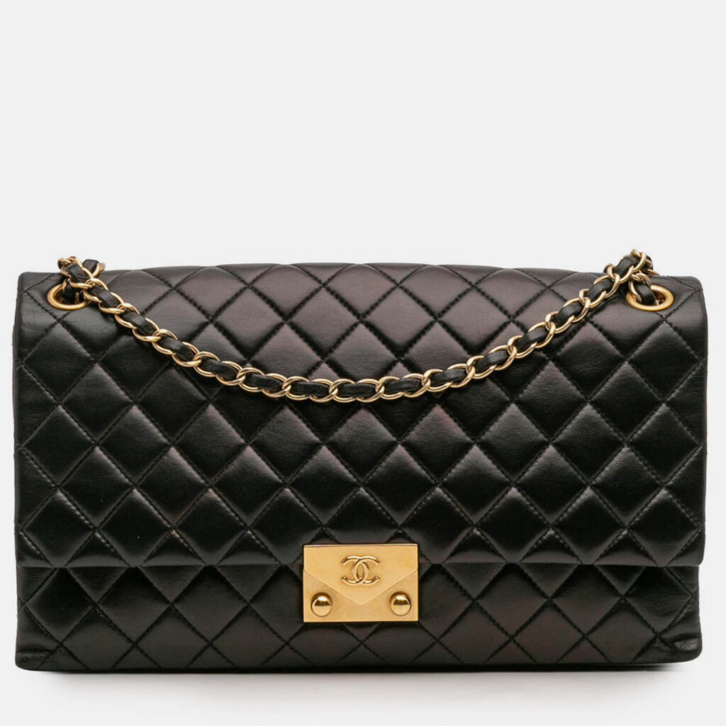 Chanel Black Quilted Lambskin Pagoda Accordion Flap Chanel Black Quilted Lambskin Pagoda Accordion Flap