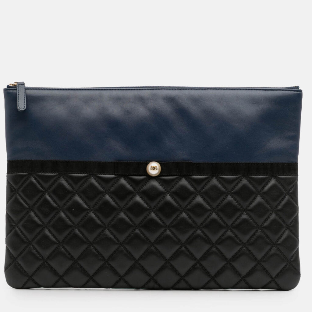 Chanel Black Navy Blue Large Bicolor Quilted Leather Pearl O Case Clutch Chanel Black Navy Blue Large Bicolor Quilted Leather Pearl O Case Clutch