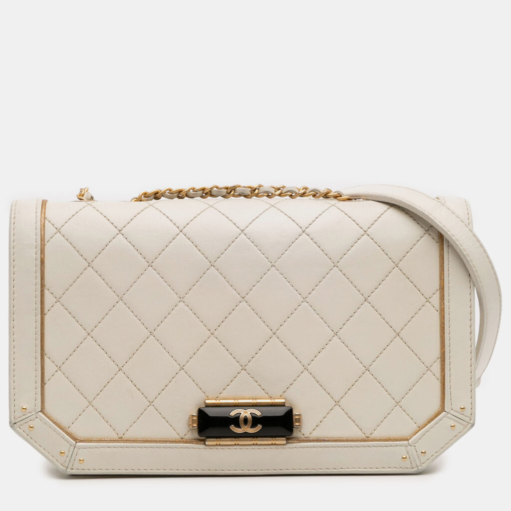 luxury-women-chanel-used-handbags-p1215962-013-1.jpg Chanel White Medium Quilted Calfskin Octagon CC Clasp Flap