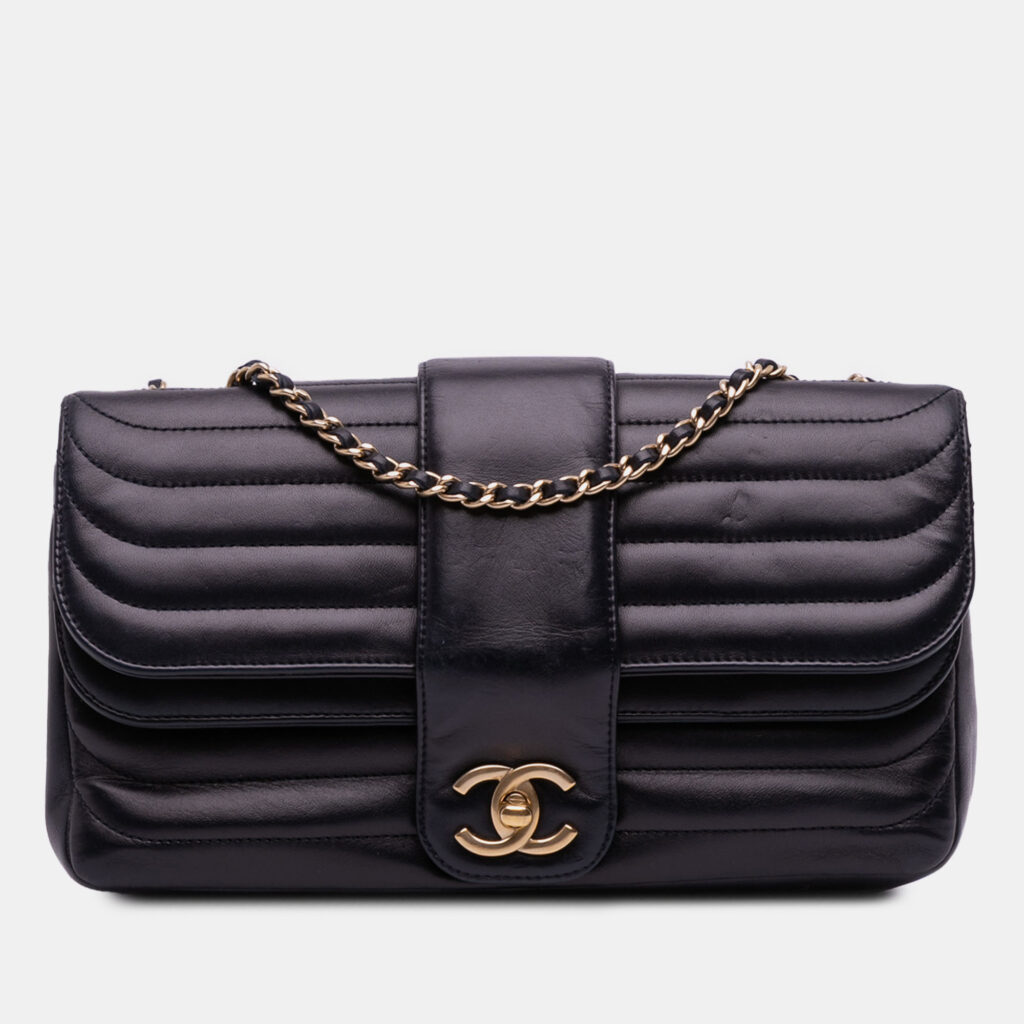 Chanel Black CC Horizontal Quilted Lambskin Double Flap Chanel Black CC Horizontal Quilted Lambskin Double Flap