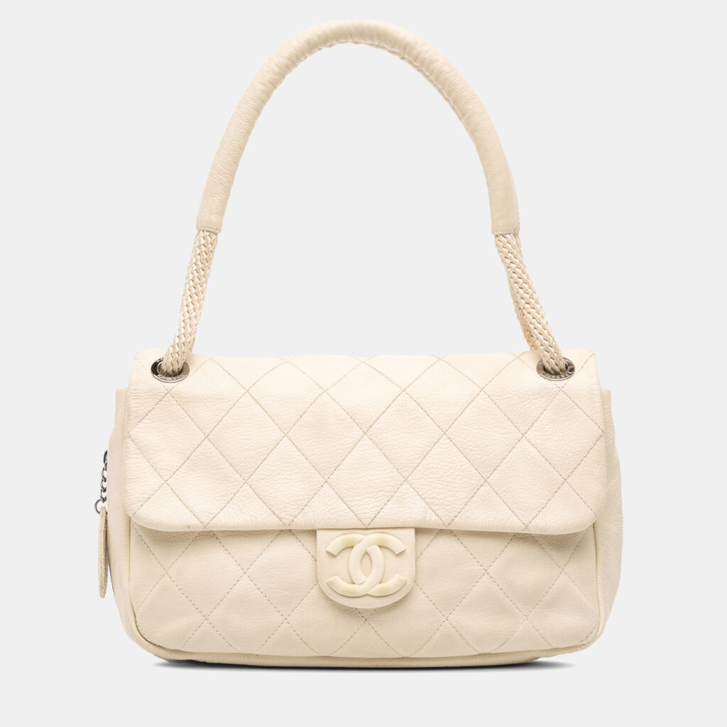 Chanel White Quilted Calfskin Expandable Zip Yacht Flap Chanel White Quilted Calfskin Expandable Zip Yacht Flap