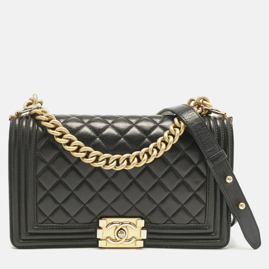 luxury-women-chanel-used-handbags-p1223180-017-1.jpg Chanel Black Quilted Leather Medium Boy Flap Bag