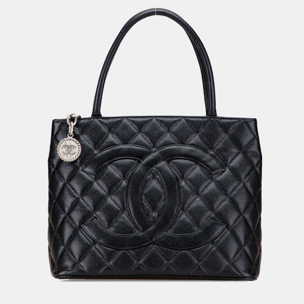 luxury-women-chanel-used-handbags-p1224496-004-1.jpg Chanel Black Caviar Medallion Tote