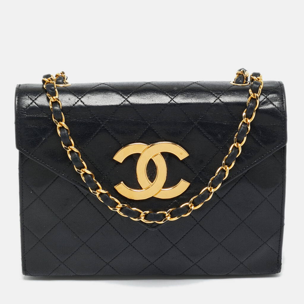 luxury-women-chanel-used-handbags-p1224720-002.jpg Chanel Black Quilted Leather Vintage CC Square Flap Bag