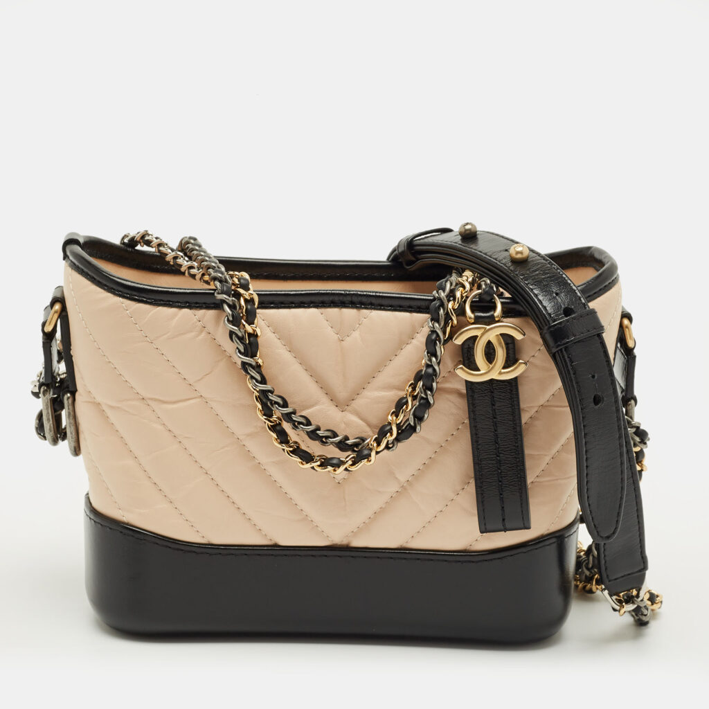luxury-women-chanel-used-handbags-p1225444-014.jpg Chanel Beige/Black Quilted Aged Leather Small Gabrielle Hobo