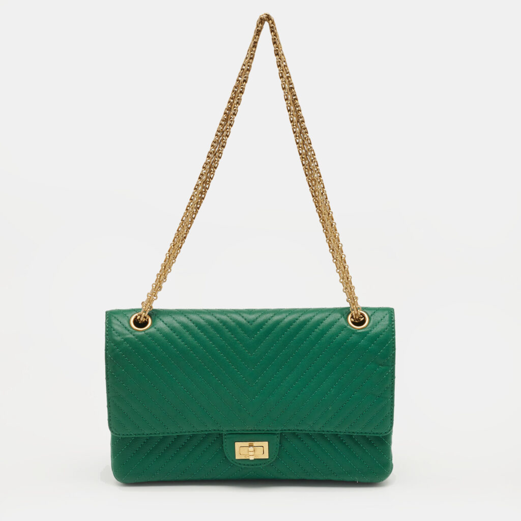 Chanel Green Chevron Leather Classic 226 Reissue 2.55 Flap Bag Chanel Green Chevron Leather Classic 226 Reissue 2.55 Flap Bag