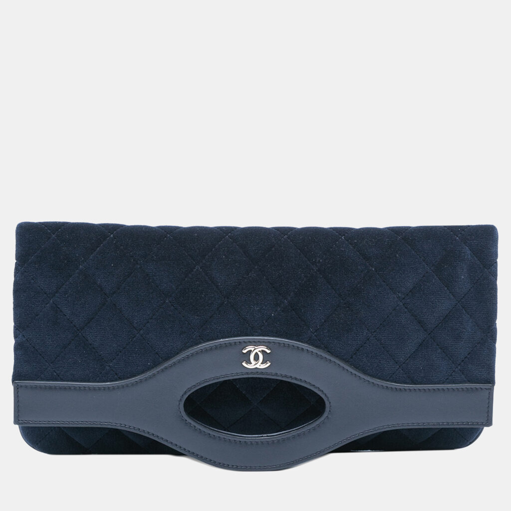 luxury-women-chanel-used-handbags-p1234025-002-1.jpg Chanel Navy Blue Quilted Velvet 31 Clutch