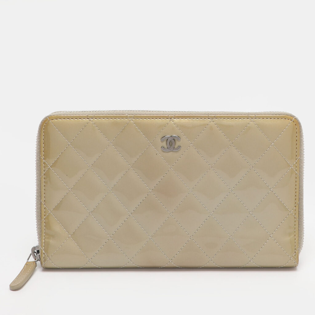 luxury-women-chanel-used-handbags-p1236740-016-1.jpg Chanel Olive Quilted Patent Leather CC Zip Around Organizer Wallet