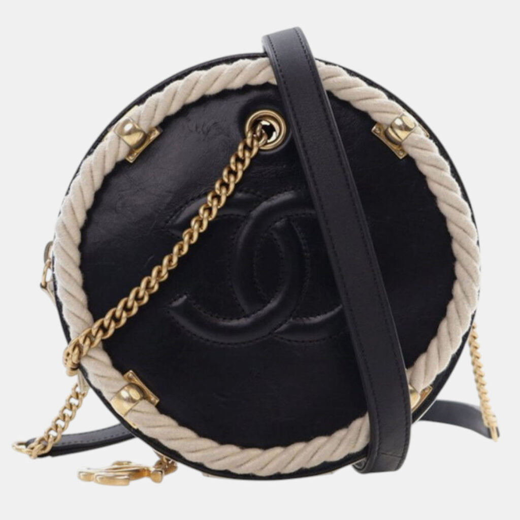 Chanel Black White Crumpled Calfskin En Vogue Round Bag Chanel Black White Crumpled Calfskin En Vogue Round Bag