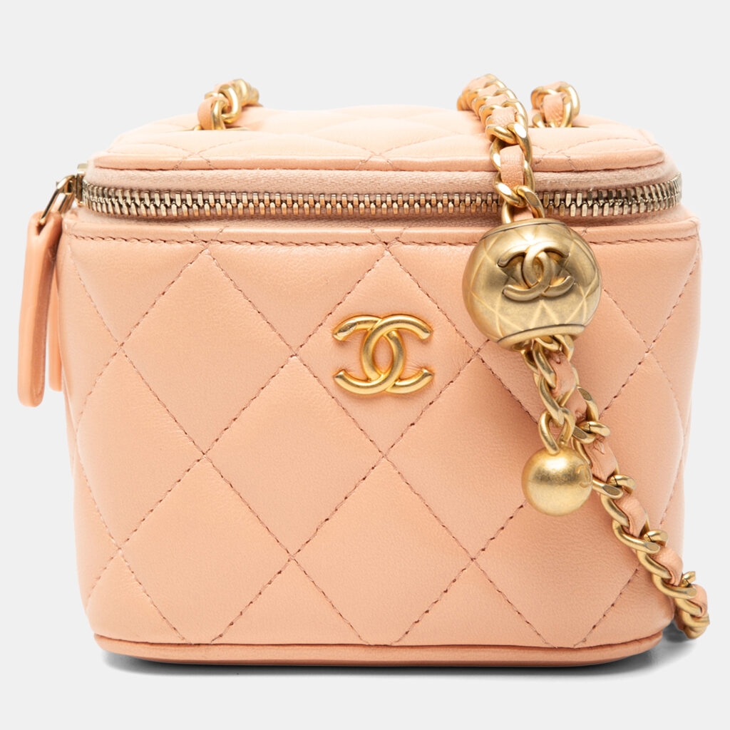 luxury-women-chanel-used-handbags-p1240509-001-1.jpg Chanel Pink Mini Quilted Lambskin Pearl Crush Vanity Case With Chain