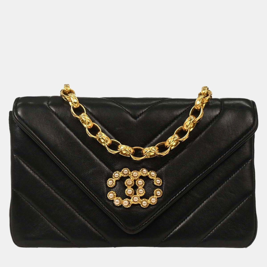 Chanel Black Lambskin Chevron Shoulder Bag Chanel Black Lambskin Chevron Shoulder Bag