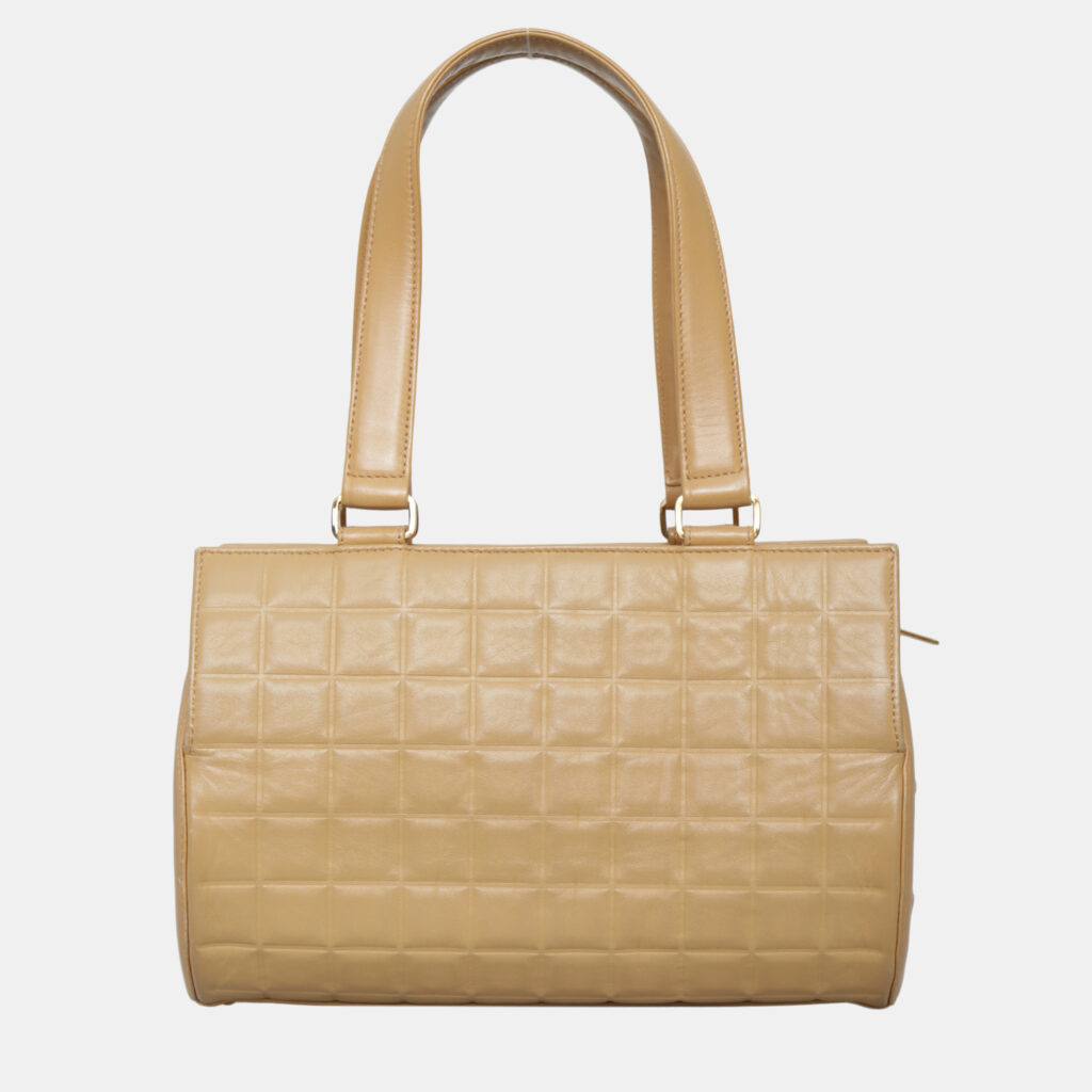 Chanel Beige Leather Vintage Chocolate Bar Drum Bag Chanel Beige Leather Vintage Chocolate Bar Drum Bag