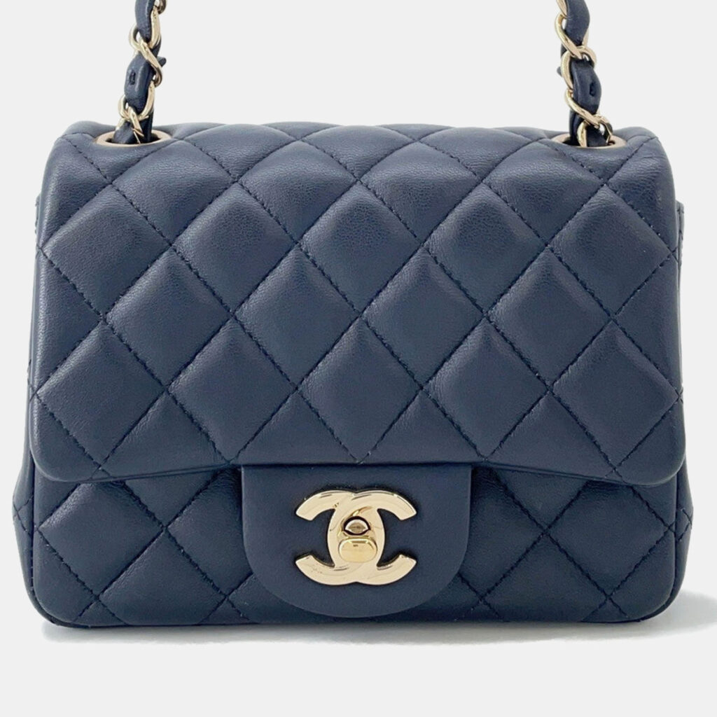 Chanel Matelasse Single Flap Chain Shoulder Navy Lambskin Size 17 Chanel Matelasse Single Flap Chain Shoulder Navy Lambskin Size 17