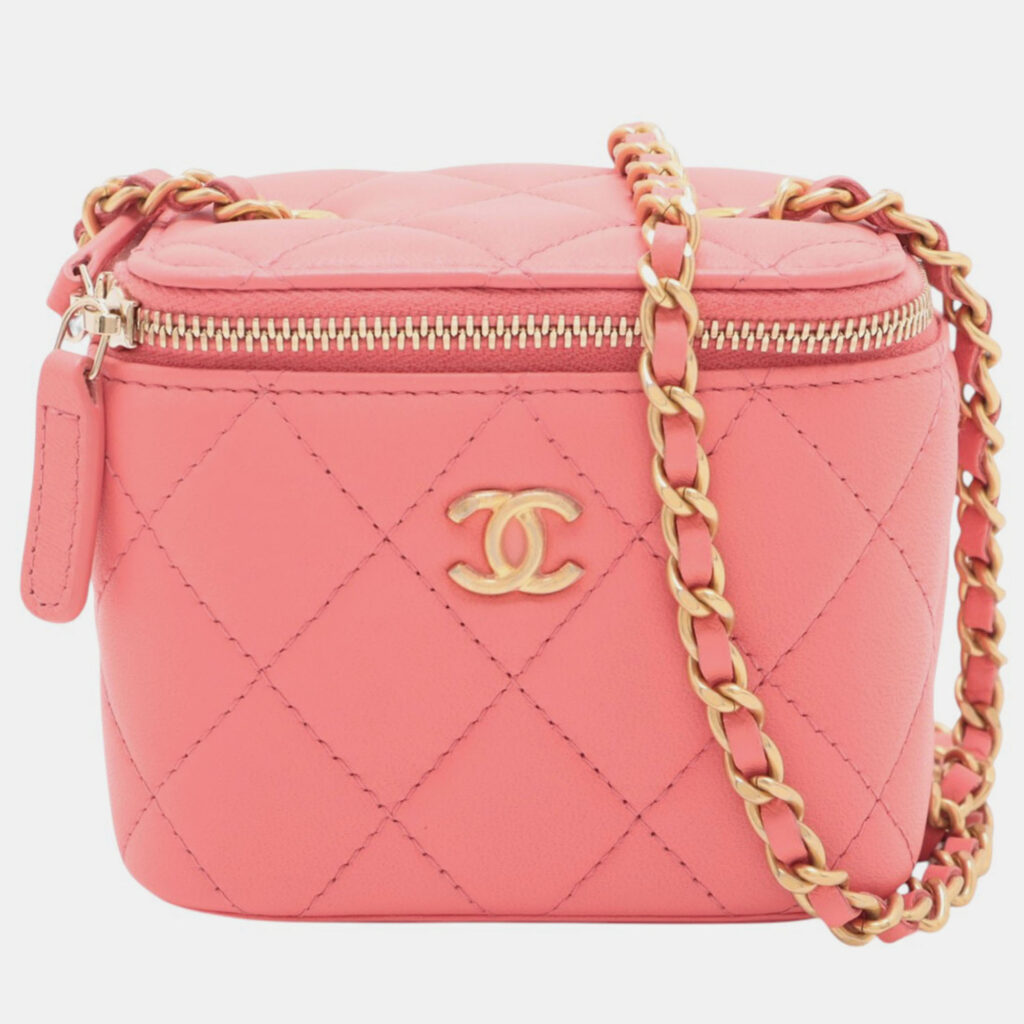 Chanel Pink Mini Quilted Lambskin Pearl Crush Vanity Case With Chain Chanel Pink Mini Quilted Lambskin Pearl Crush Vanity Case With Chain