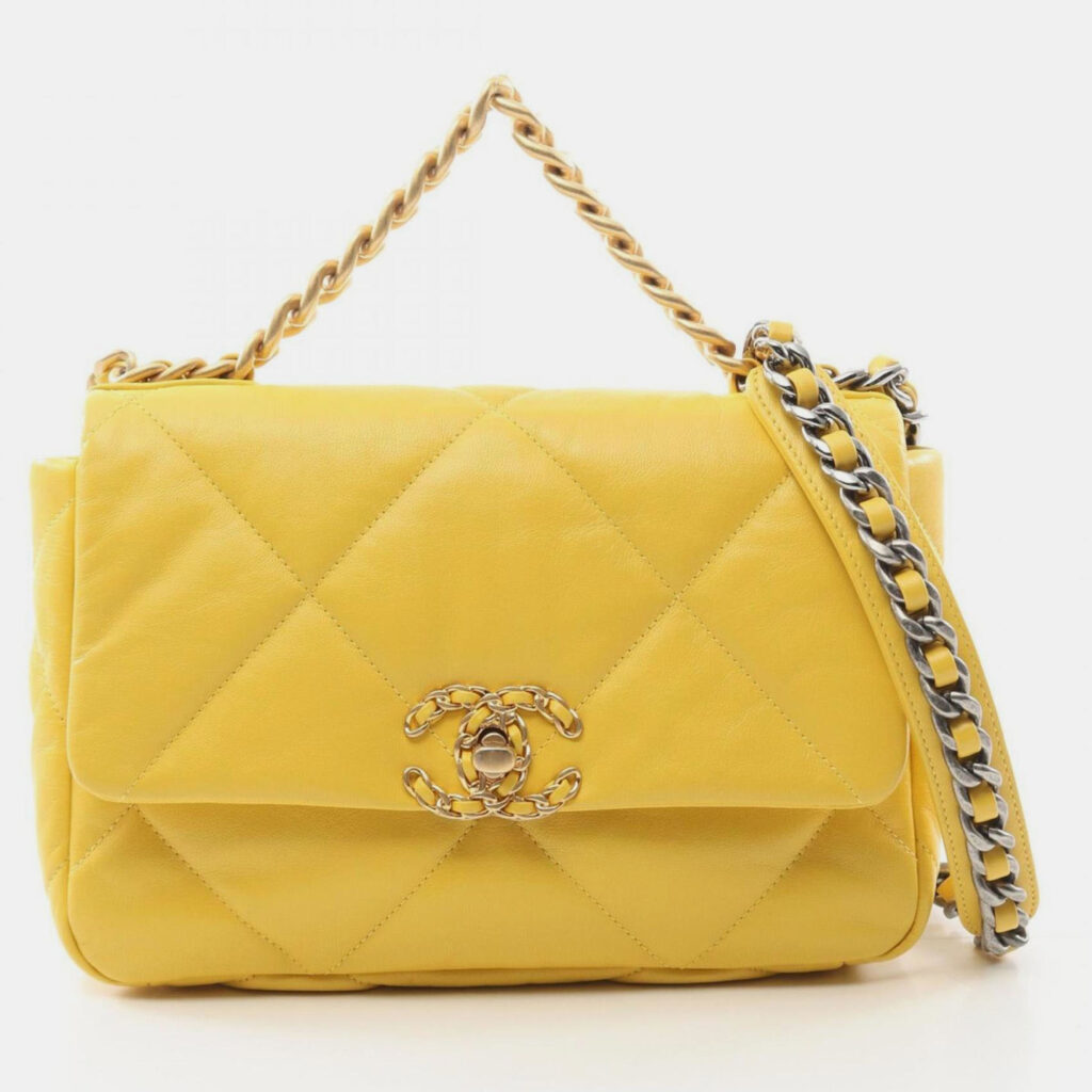Chanel 19 Disneuf Matelasse Shoulder Bag Lambskin (Sheepskin) Yellow