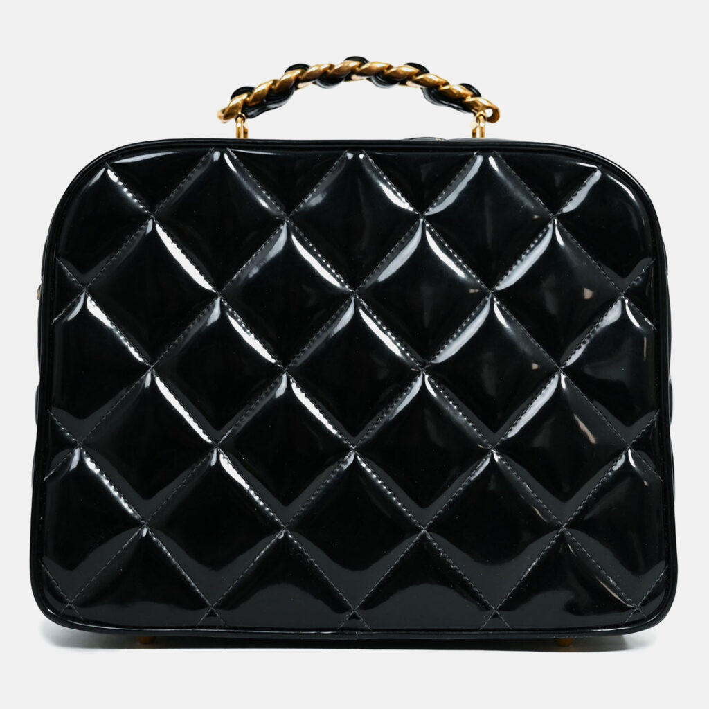 luxury-women-chanel-used-handbags-p1247781-004-1.jpg Chanel 1994-96 Black Patent Leather Large Vanity Case