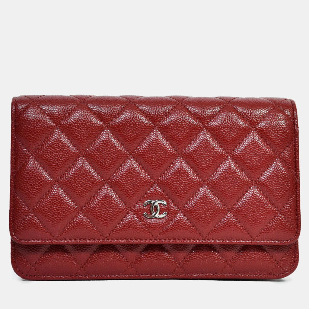luxury-women-chanel-used-handbags-p1248105-002-1.jpg Chanel 2020 Burgundy Quilted Classic Wallet On Chain
