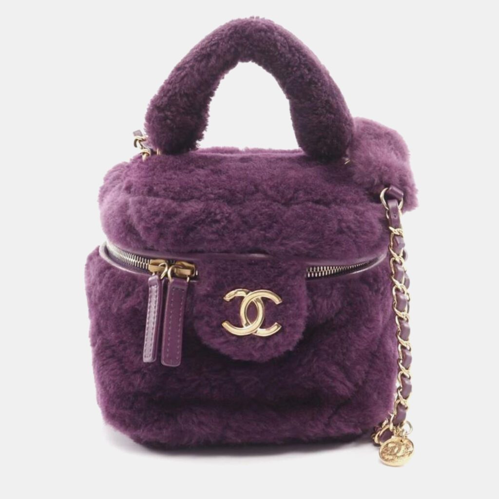 luxury-women-chanel-used-handbags-p1248198-003.jpeg Chanel CC Vanity Case Purple Shearling Shoulder Bag