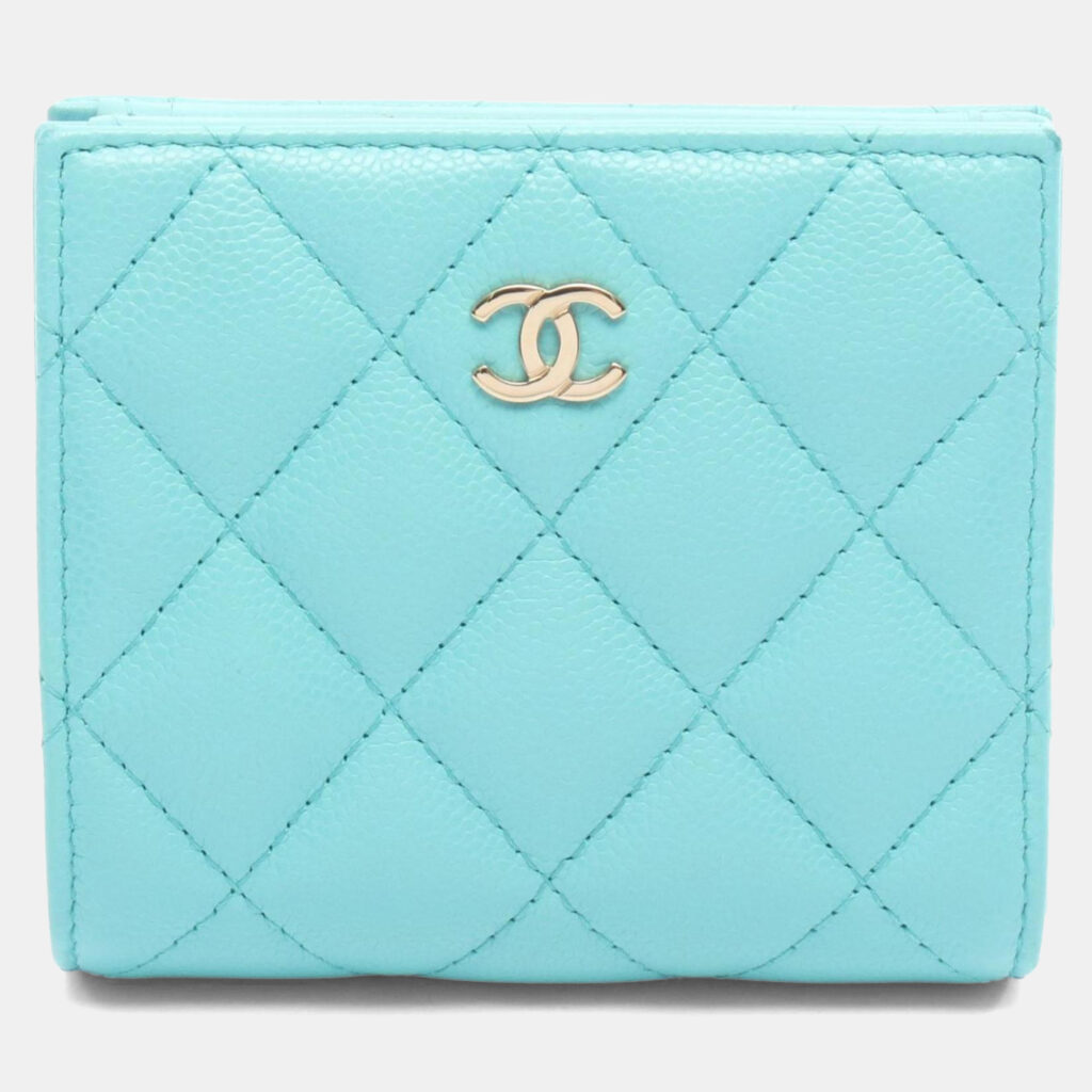 Chanel Matelasse Classic Small Wallet Bi-Fold Grained Calfskin Leather Green Chanel Matelasse Classic Small Wallet Bi-Fold Grained Calfskin Leather Green