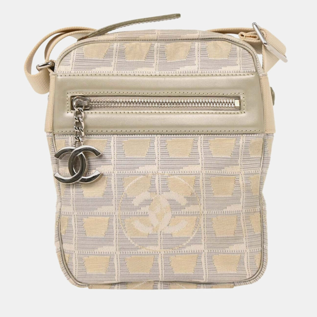 Chanel White Jacquard Nylon Travel Line Shoulder Bag Chanel White Jacquard Nylon Travel Line Shoulder Bag