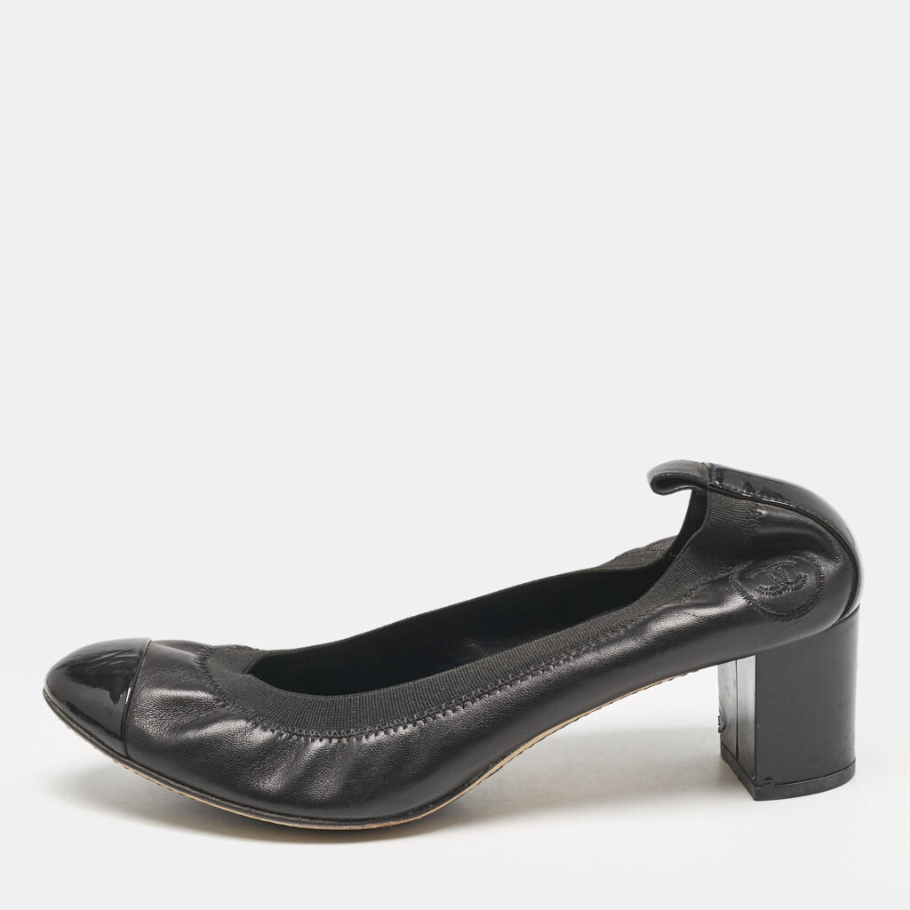 Chanel Black Leather Cap Toe Scrunch Block Heel Pumps Size 39 Chanel Black Leather Cap Toe Scrunch Block Heel Pumps Size 39