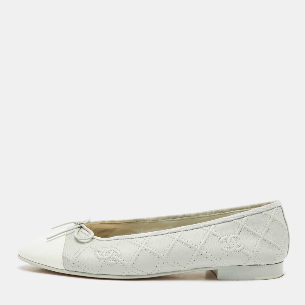 Chanel Grey/White Quilted Caviar Leather CC Ballet Flats Size 40