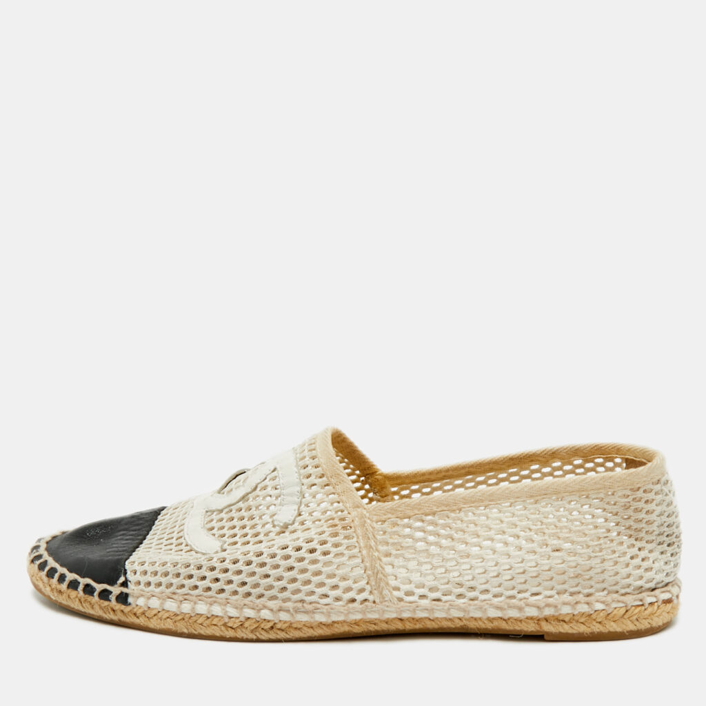 Chanel Two Tone Leather and Mesh CC Espadrilles Flats Size 41 Chanel Two Tone Leather and Mesh CC Espadrilles Flats Size 41