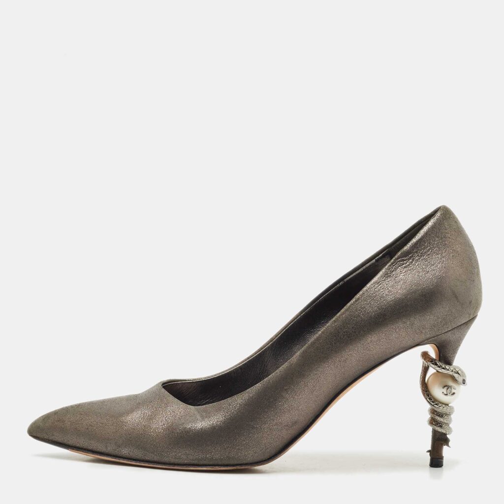 Chanel Metallic Grey Leather Snake Embellished Heel Pumps Size 38.5 Chanel Metallic Grey Leather Snake Embellished Heel Pumps Size 38.5