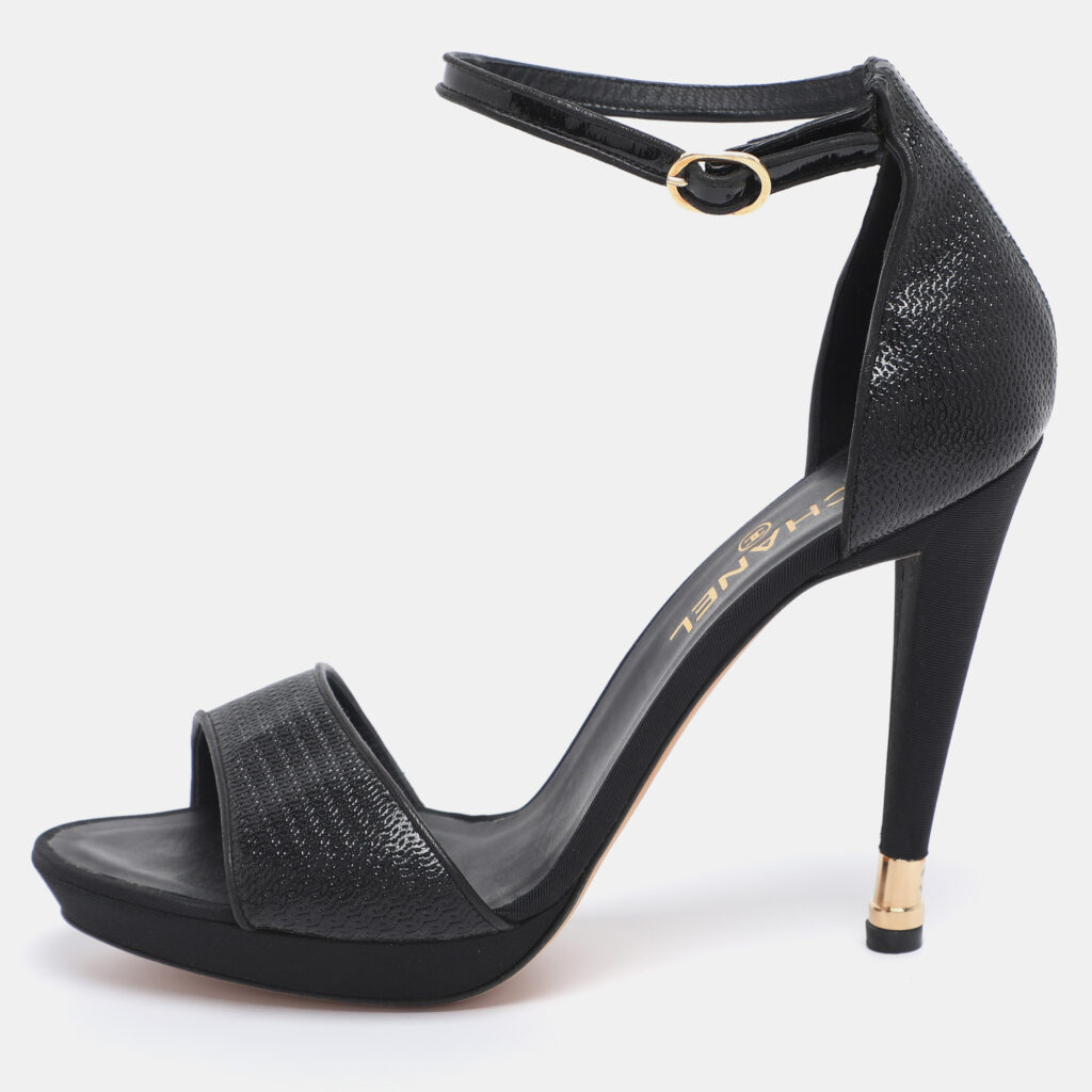 Chanel Black Textured Patent Leather CC Heel Ankle Strap Sandals Size 41.5 Chanel Black Textured Patent Leather CC Heel Ankle Strap Sandals Size 41.5