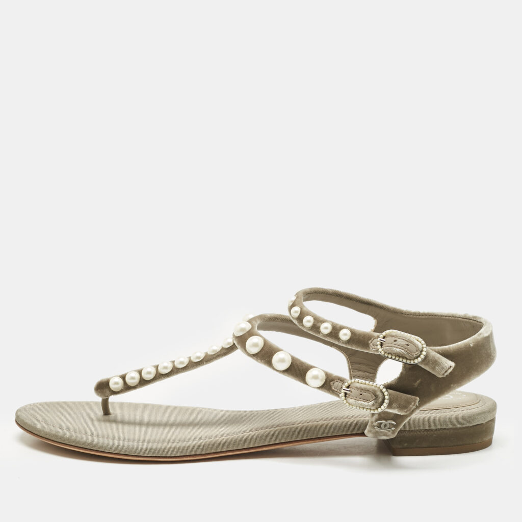 Chanel Grey Velvet Pear Embellished Thong Sandals Size 40 Chanel Grey Velvet Pear Embellished Thong Sandals Size 40