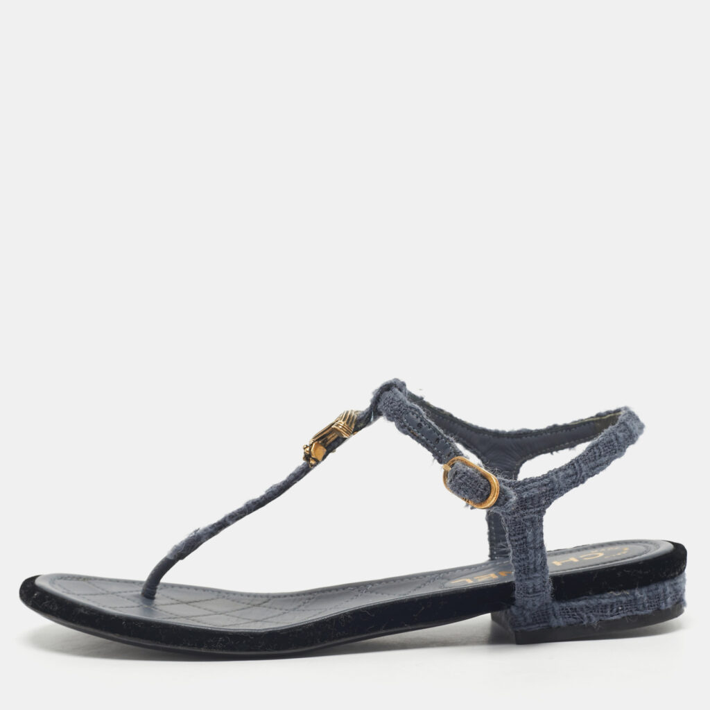 Chanel Blue Tweed and Velvet CC LogoT-Strap Flat Sandals Size 37 Chanel Blue Tweed and Velvet CC LogoT-Strap Flat Sandals Size 37