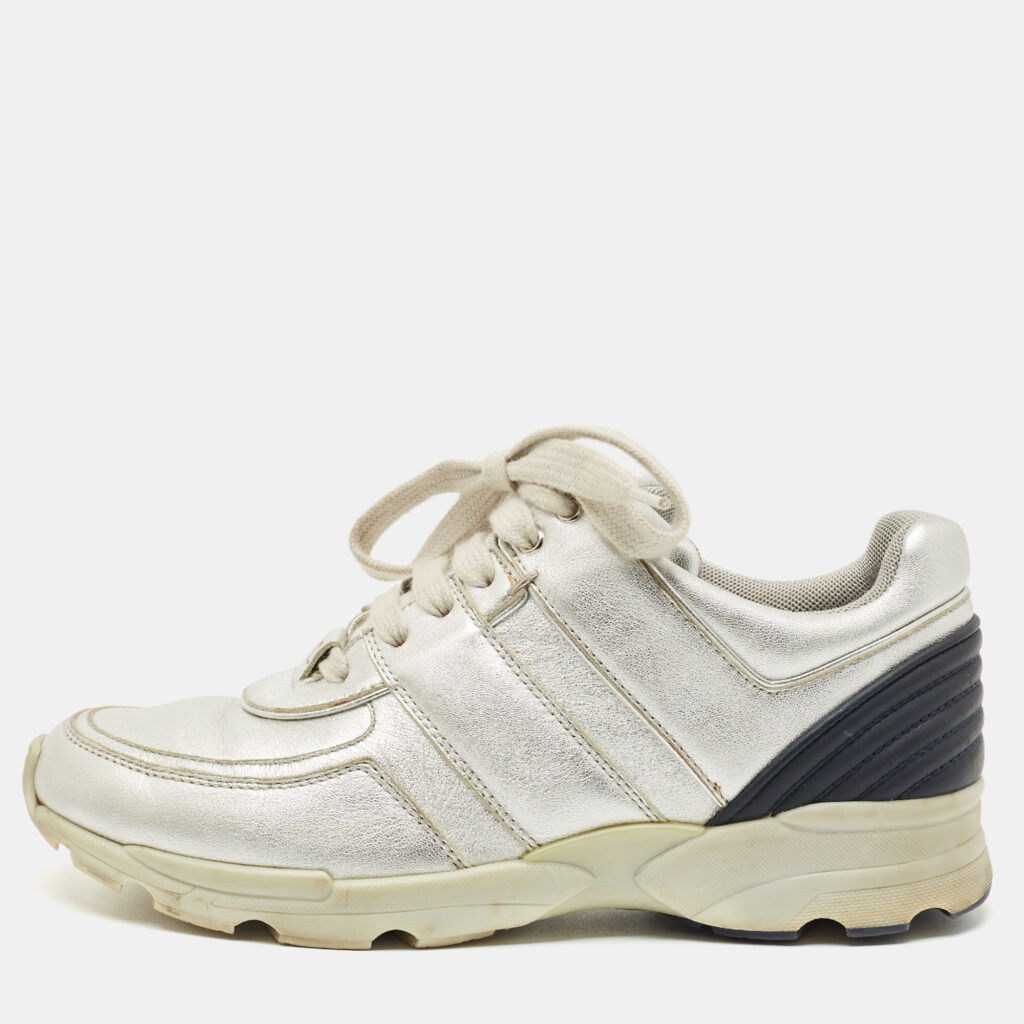 Chanel Silver Leather CC Low Top Sneakers Size 37 Chanel Silver Leather CC Low Top Sneakers Size 37