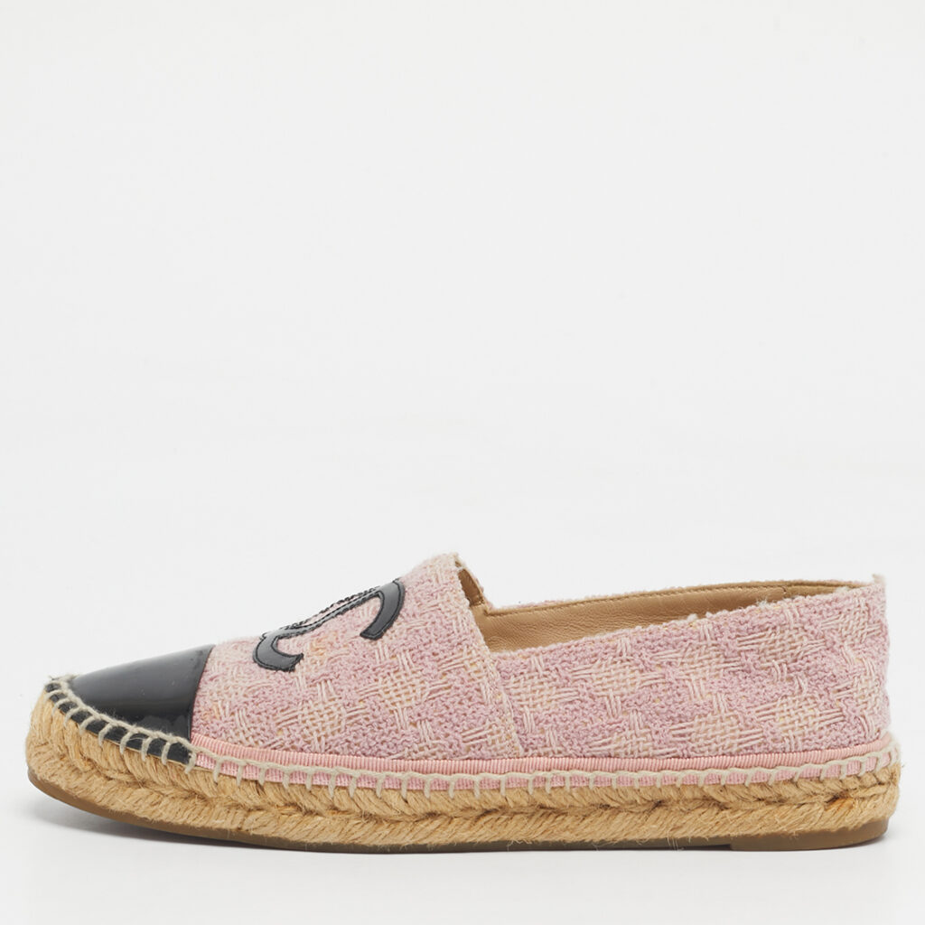 Chanel Pink/Black Tweed and Patent CC Cap Toe Espadrilles Size 37 Chanel Pink/Black Tweed and Patent CC Cap Toe Espadrilles Size 37