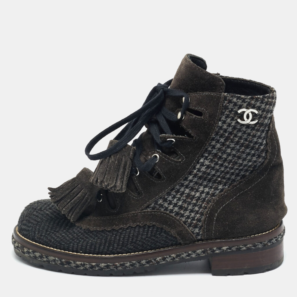 Chanel Grey Suede and Tweed CC Logo Ankle Length Boots Size 36 Chanel Grey Suede and Tweed CC Logo Ankle Length Boots Size 36